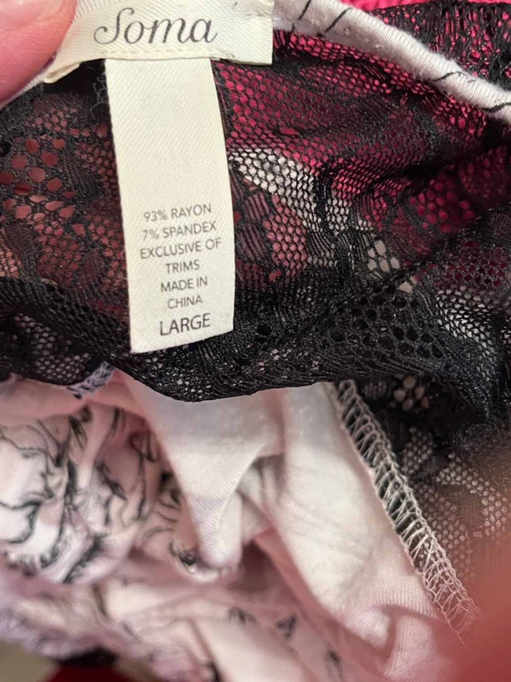Soma cool nights White V-Neck Tee with Black Floral Print & Black Lace large - Picture 8 of 8